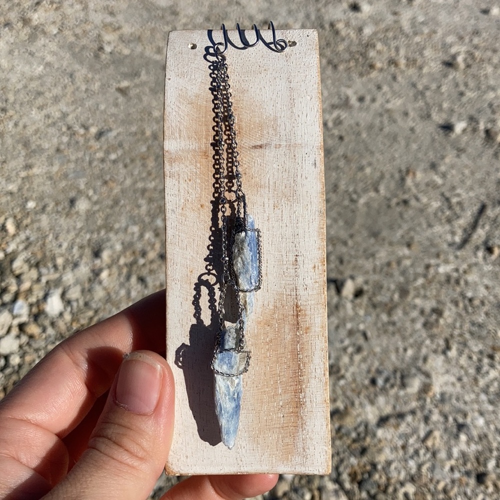 Kyanite Earcuff